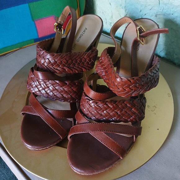 Brown strappy sandals - Picture 1 of 9